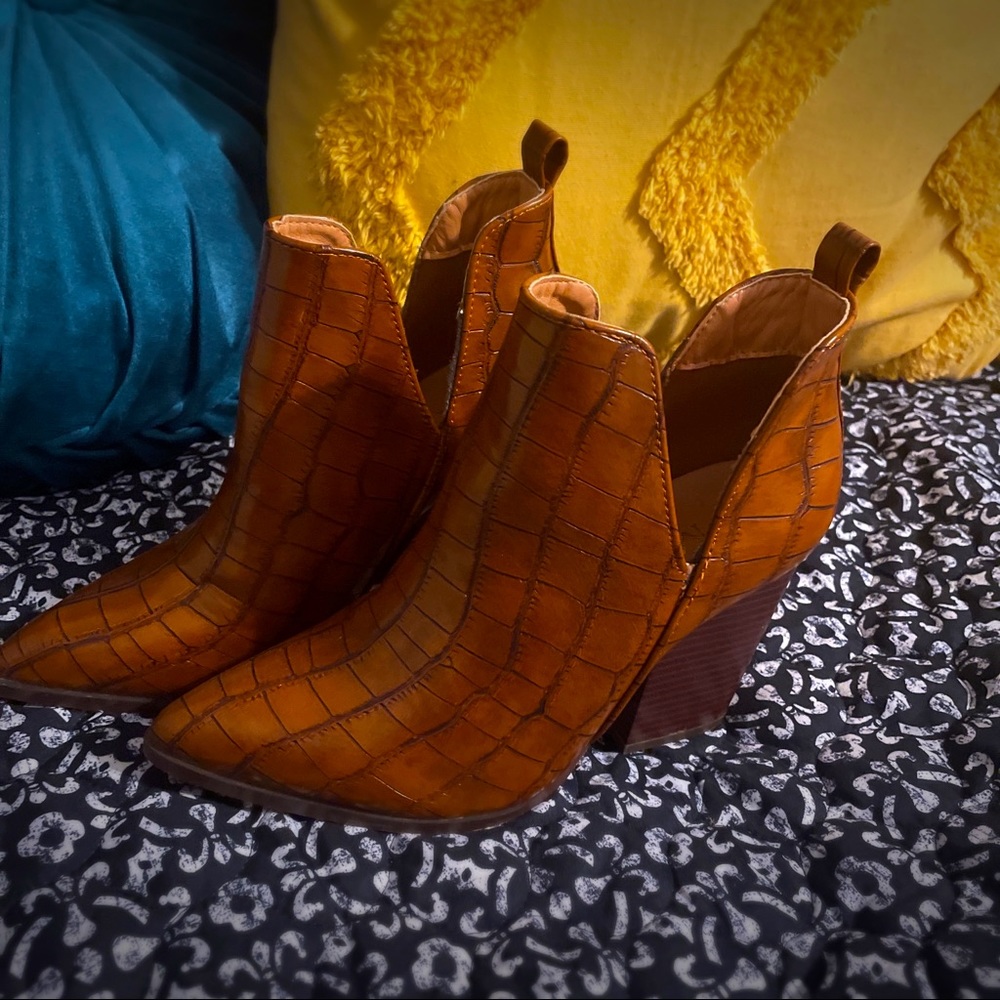 Amazingly, beautiful  short books